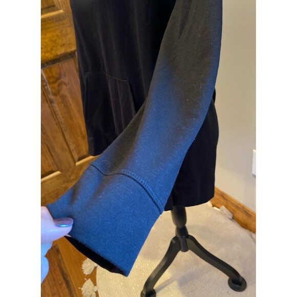 Livi Lane Bryant Sweatshirt Size 18 / 20 Black Raglan Sleeve Pass through Pocket - Picture 3 of 10